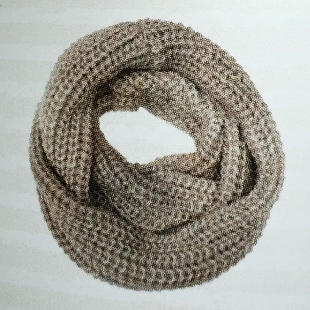 NWT Metallic Rose Gold Infinity Scarf